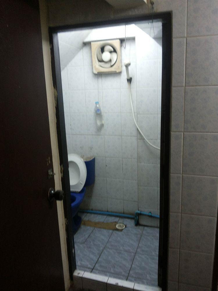 בנגקוק Oyo 938 Place Inn מראה חיצוני תמונה
